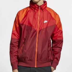 NWT Nike Sportwear Windrunner Packable Hood